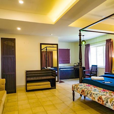Marine Studios Le Pension Candolim Buitenkant foto